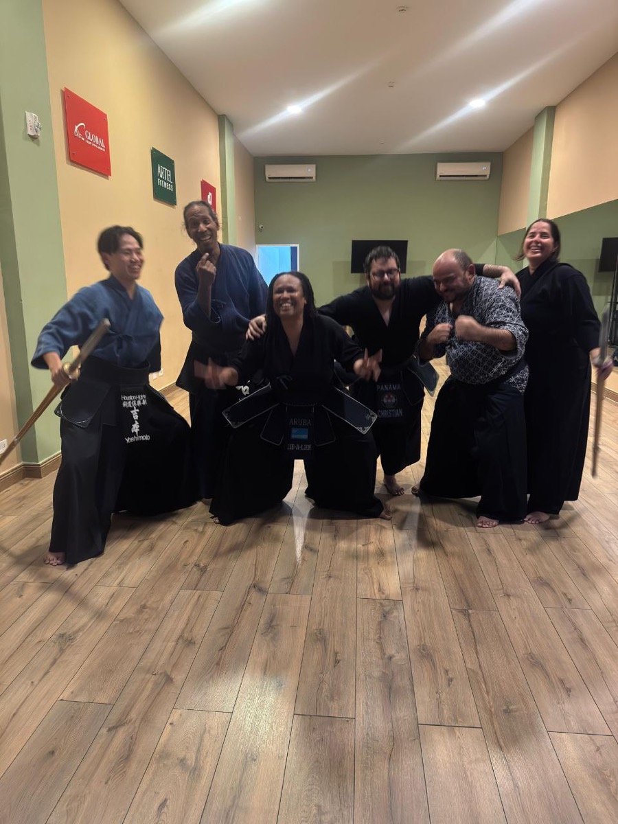 Grupo en poses divertidas